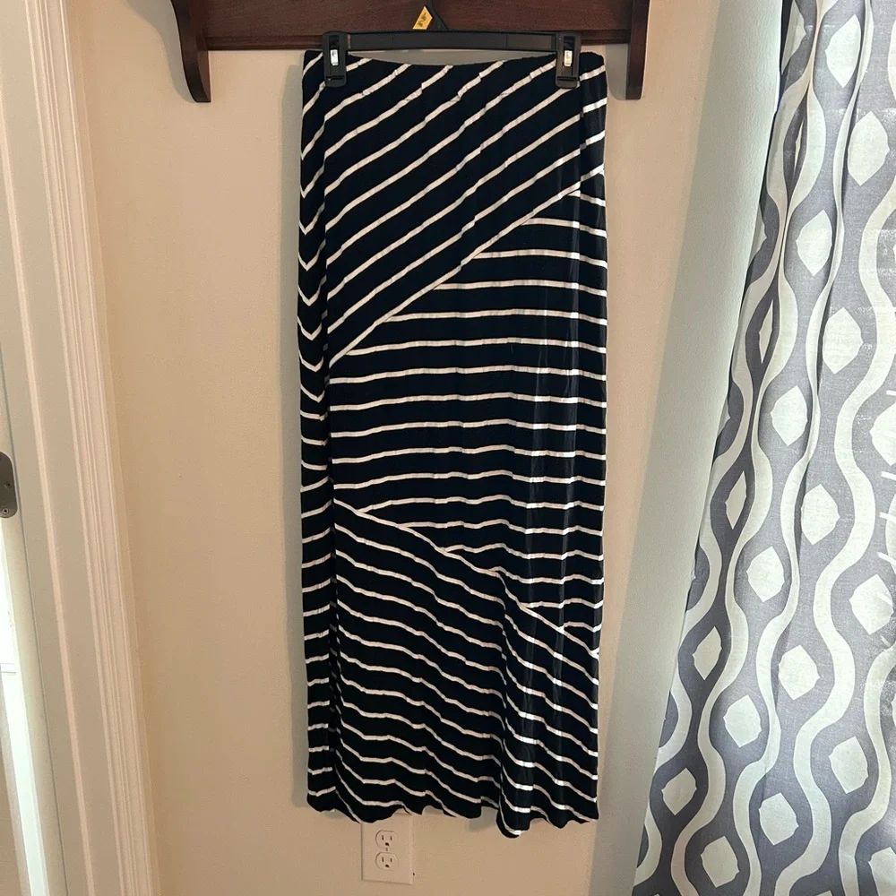 LOFT Black and White Striped Women's Skirt SMALL - Picture 2 of 3